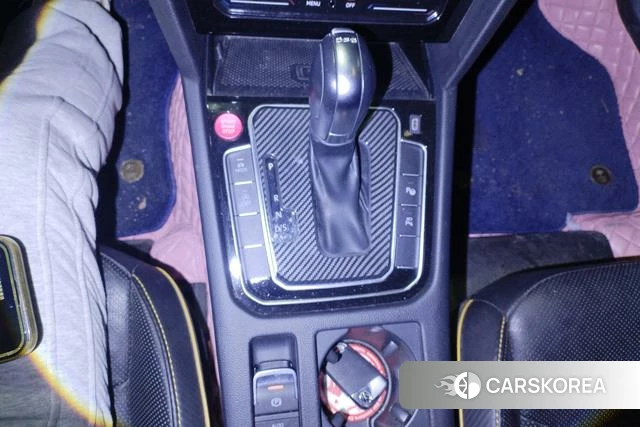 Volkswagen CC 2022 Темно-серый из Китая, фото 2