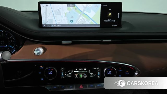 Genesis GV70 2023 Белый из Кореи, фото 2