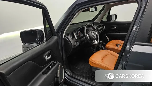 Jeep Renegade 2023 Серый из Кореи, фото 2