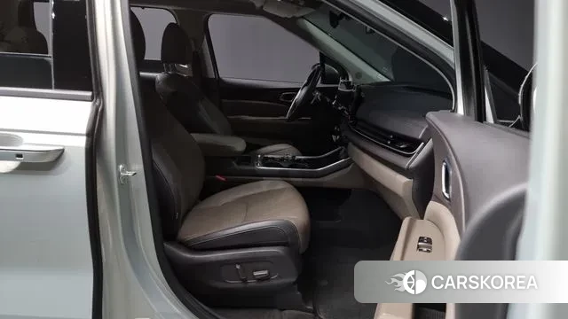 Kia The New Carnival 4th Generation 2024 Серебристо-серый из Кореи, фото 2