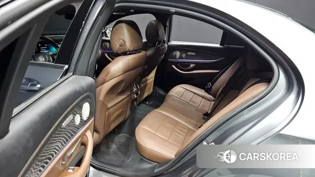 Mercedes-Benz E-Class W213 2022 Серый из Кореи, фото 2