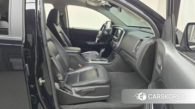 Chevrolet (GM Daewoo) Real New Colorado 2022 Черный из Кореи, фото 2