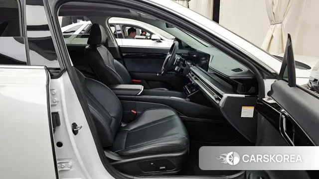 Hyundai Grandeur Hybrid (GN7) 2023 Белый из Кореи, фото 2