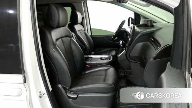 Hyundai Staria 2021 Белый из Кореи, фото 2