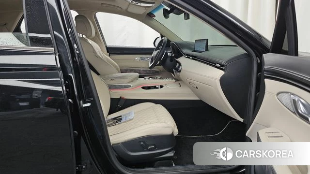 Genesis GV70 2023 Черный из Кореи, фото 2