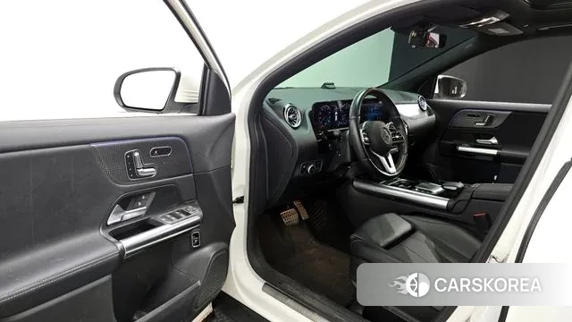 Mercedes-Benz GLA - Class H247 2021 Белый из Кореи, фото 2