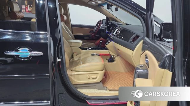 Kia All New Carnival 2018 Черный из Кореи, фото 2