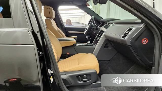 Land Rover Discovery 5 2025 Черный из Кореи, фото 2