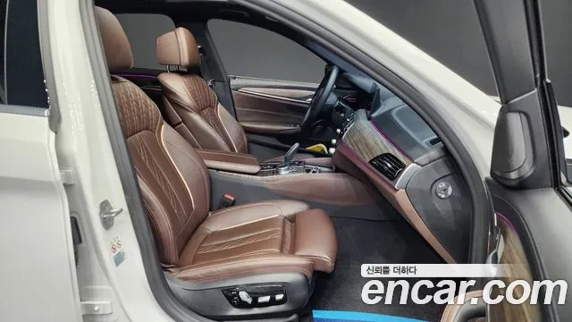 BMW 5 Series (G30) 2020 Белый из Кореи, фото 2