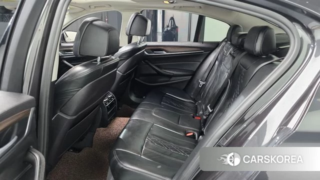 BMW 5 Series (G30) 2018 Серый из Кореи, фото 2