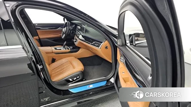 BMW 7 Series (G11) 2020 Черный из Кореи, фото 2