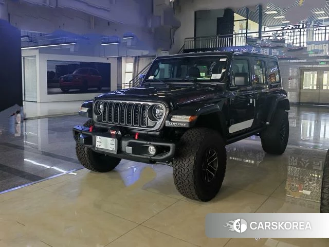 Jeep Wrangler 2025 Черный из Китая, фото 2