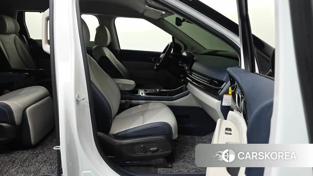 Kia The New Carnival 4th Generation 2025 Белый из Кореи, фото 2