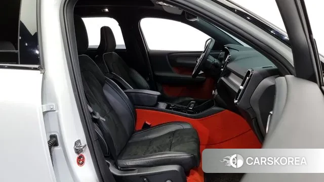 Volvo XC40 2020 Белый из Кореи, фото 2