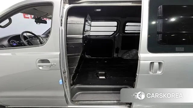 Hyundai The New Grand Starex 2018 Серебряный из Кореи, фото 2