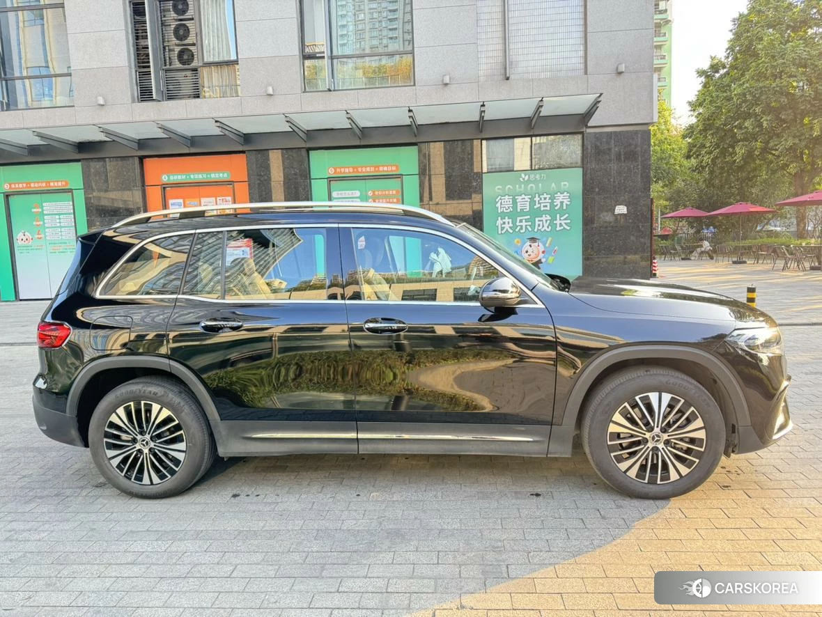 Mercedes-Benz EQB 2024 Черный из Китая, фото 2