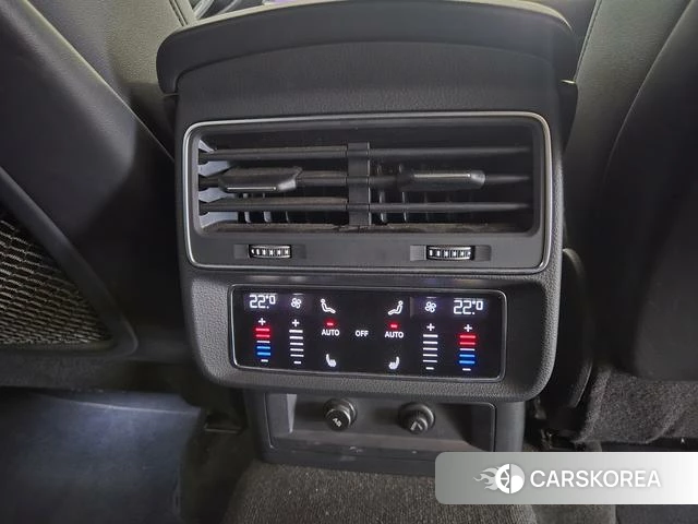 Audi Q7 2022 Черный из Китая, фото 2