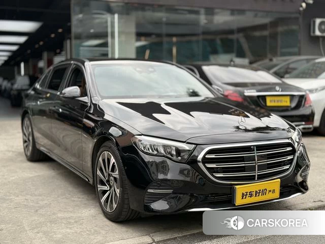 Mercedes-Benz E-class 2025 Черный из Китая, фото 2