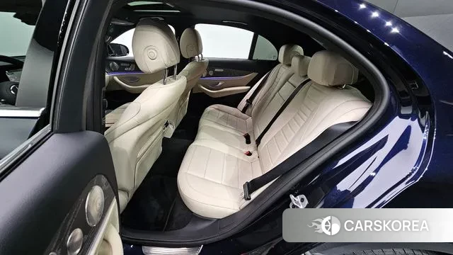 Mercedes-Benz E-Class W213 2022 Синий из Кореи, фото 2