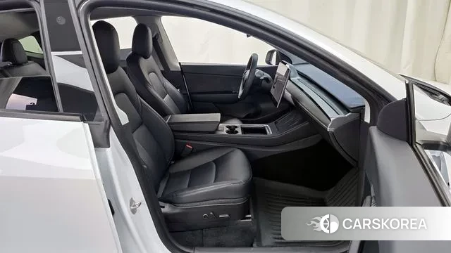 Tesla Model Y 2021 Белый из Кореи, фото 2