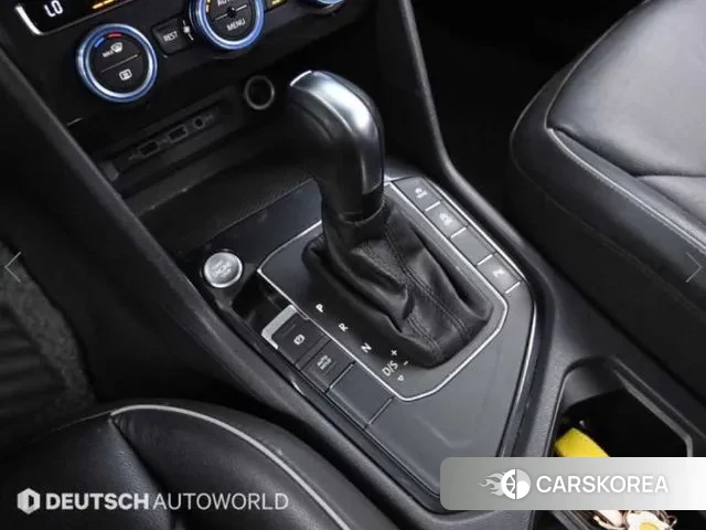 Volkswagen Tiguan second Generation 2020 Белый из Кореи, фото 2