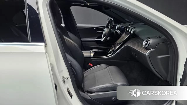 Mercedes-Benz C-Class W206 2022 Белый из Кореи, фото 2