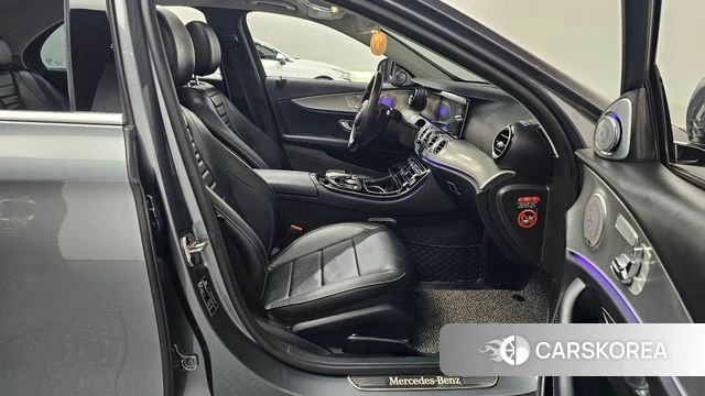 Mercedes-Benz E-Class W213 2018 Серый из Кореи, фото 2