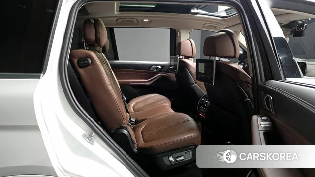 BMW X7 (G07) 2022 Белый из Кореи, фото 2