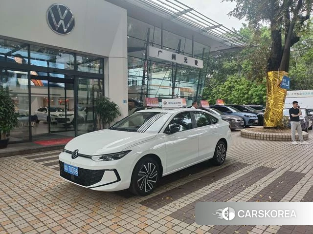 Volkswagen Lavida 2025 Белый из Китая, фото 2
