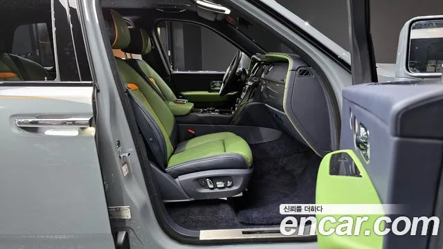 Rolls-Royce Cullinan 2024 Серебристо-серый из Кореи, фото 2