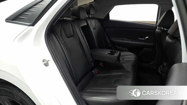 Hyundai Avante Hybrid (CN7) 2022 Белый из Кореи, фото 2