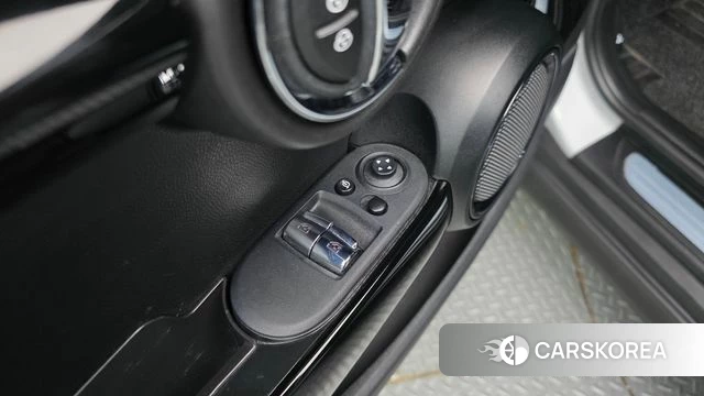 Mini Cooper 2023 Белый из Кореи, фото 2