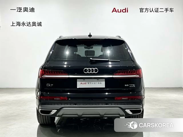 Audi Q7 2022 Черный из Китая, фото 2