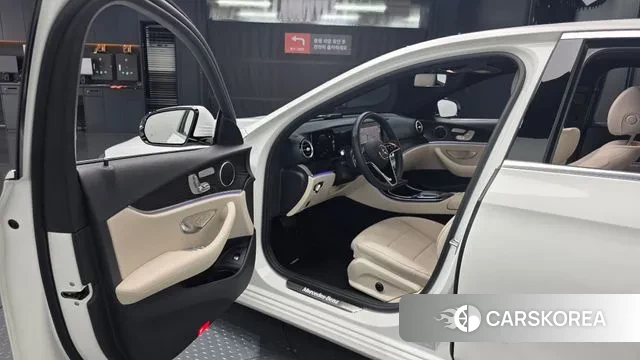 Mercedes-Benz E-Class W213 2022 Белый из Кореи, фото 2