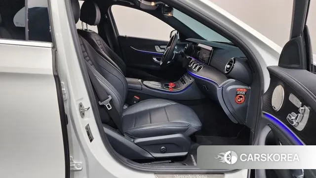 Mercedes-Benz E-Class W213 2023 Белый из Кореи, фото 2