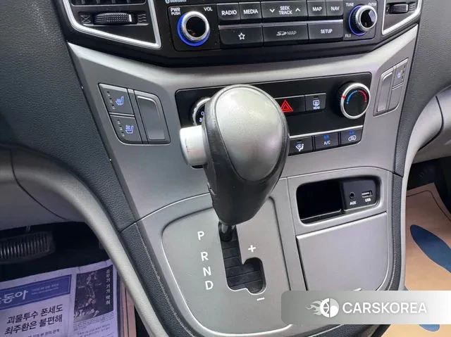 Hyundai The New Grand Starex 2018 Серебристо-серый из Кореи, фото 2