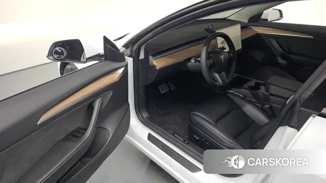 Tesla Model 3 2021 Белый из Кореи, фото 2