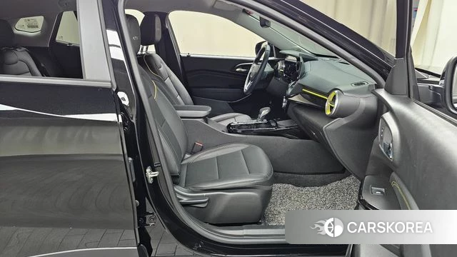 Chevrolet (GM Daewoo) Trax Crossover 2023 Черный из Кореи, фото 2