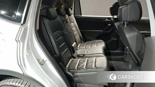 Volkswagen Tiguan Allspace 2018 Серебристо-серый из Кореи, фото 2