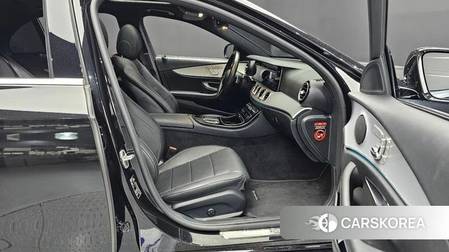 Mercedes-Benz E-Class W213 2021 Черный из Кореи, фото 2