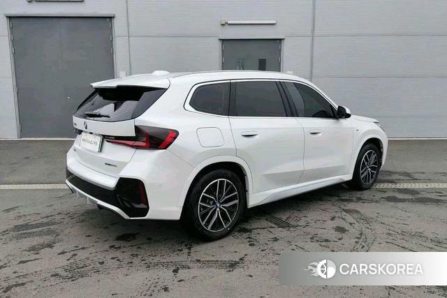 BMW iX1 2025 Белый из Китая, фото 2