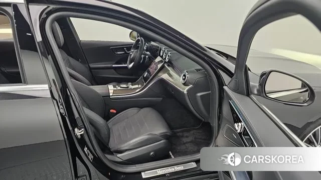 Mercedes-Benz C-Class W206 2023 Черный из Кореи, фото 2