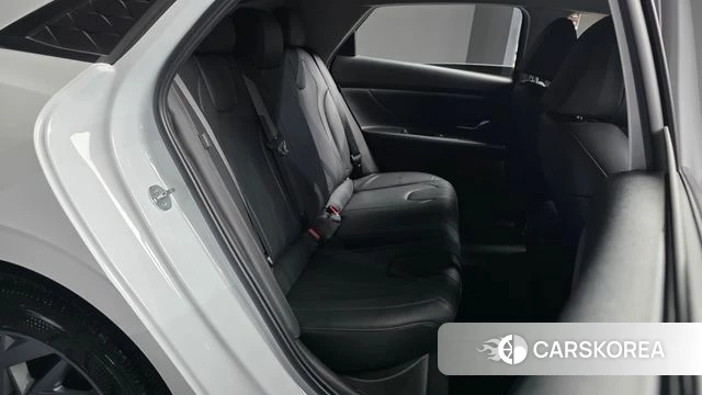 Hyundai The New Avante (CN7) 2024 Белый из Кореи, фото 2