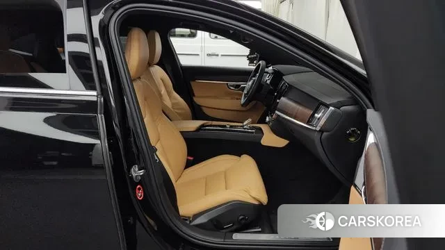 Volvo S90 2023 Черный из Кореи, фото 2