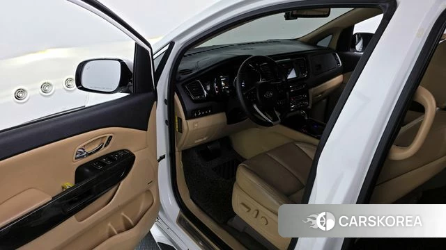 Kia The New Carnival 2018 Белый из Кореи, фото 2