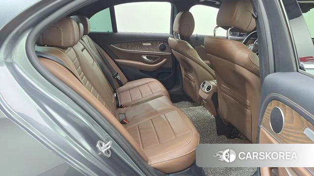 Mercedes-Benz E-Class W213 2023 Серый из Кореи, фото 2