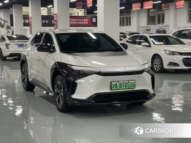 Toyota FAW bZ4X 2023 Белый из Китая, фото 2