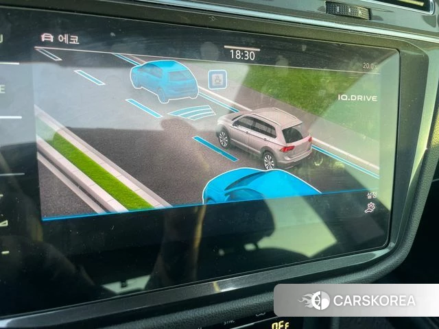 Volkswagen Tiguan Allspace 2023 Черный из Кореи, фото 2