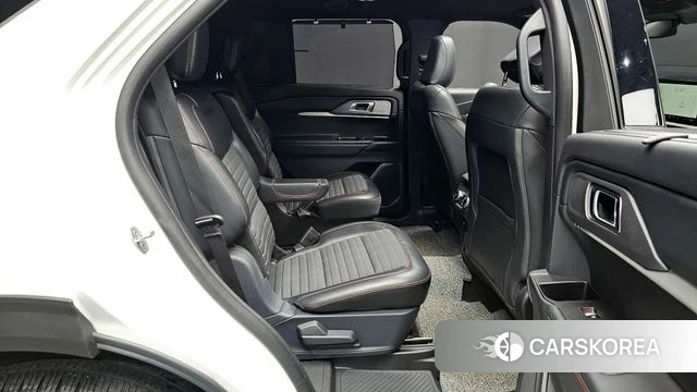 Ford Explorer 6th Generation 2025 Белый из Кореи, фото 2