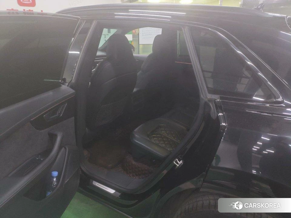 Audi Q8 2021 Черный из Китая, фото 2